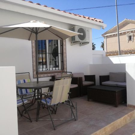 2 Bedroom Newly Renovated Bungalow Close To Bars & Restaurants ลอสอัลกาซาเรส ภายนอก รูปภาพ