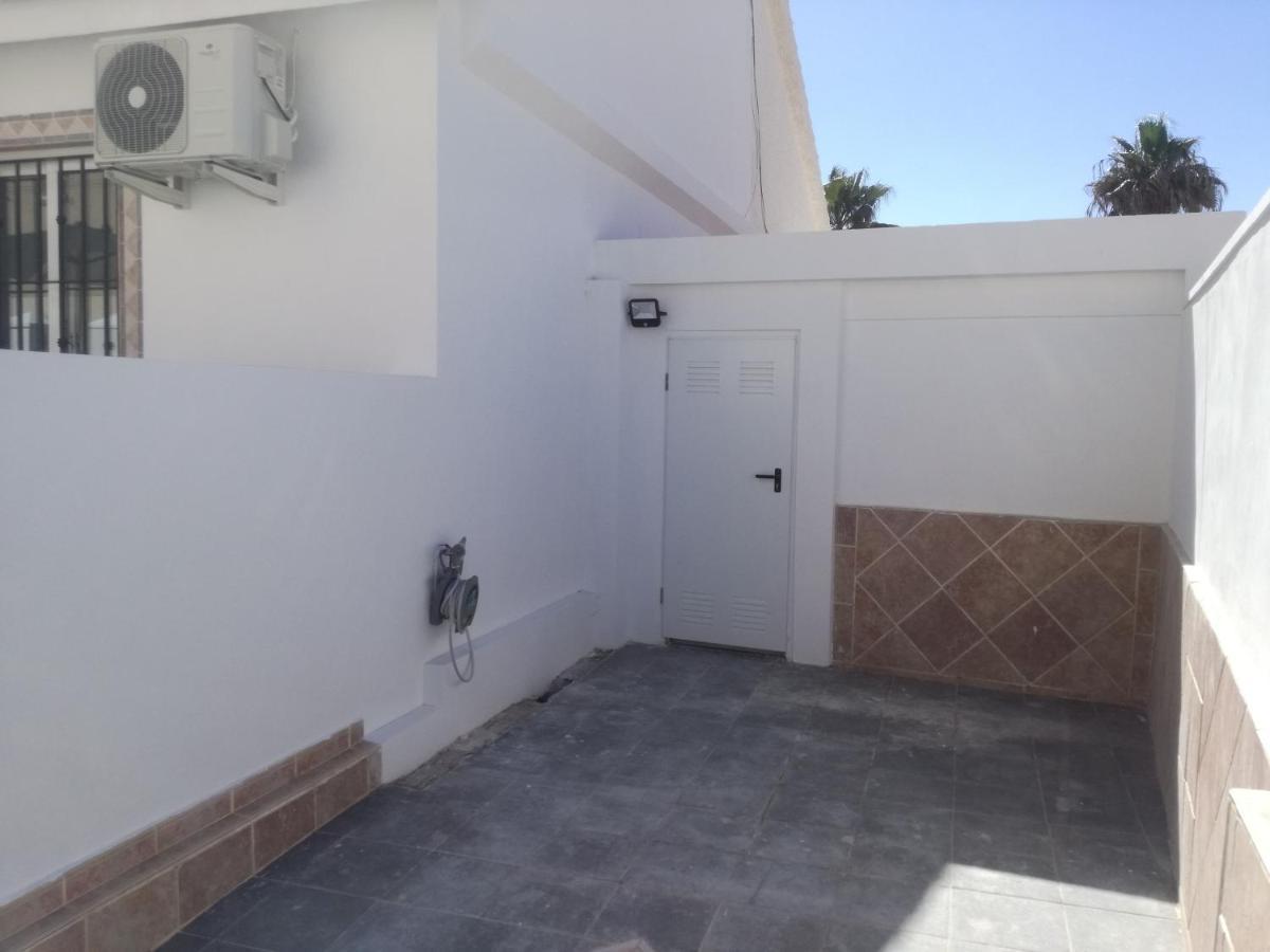 2 Bedroom Newly Renovated Bungalow Close To Bars & Restaurants ลอสอัลกาซาเรส ภายนอก รูปภาพ