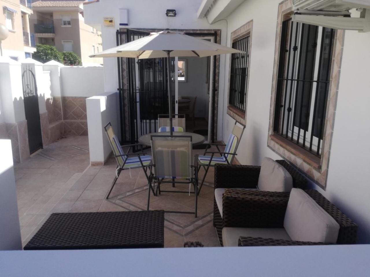 2 Bedroom Newly Renovated Bungalow Close To Bars & Restaurants ลอสอัลกาซาเรส ภายนอก รูปภาพ