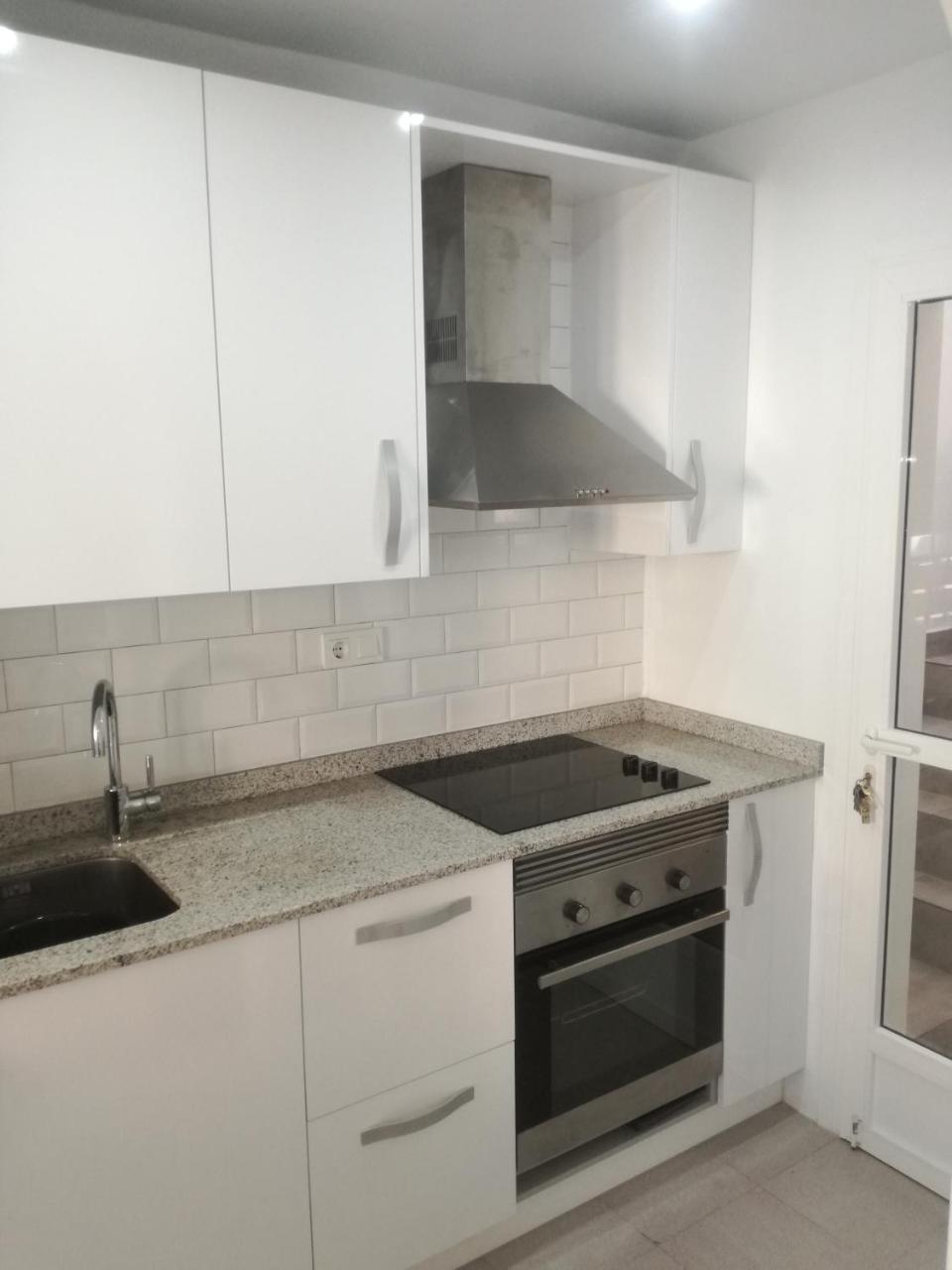 2 Bedroom Newly Renovated Bungalow Close To Bars & Restaurants ลอสอัลกาซาเรส ภายนอก รูปภาพ
