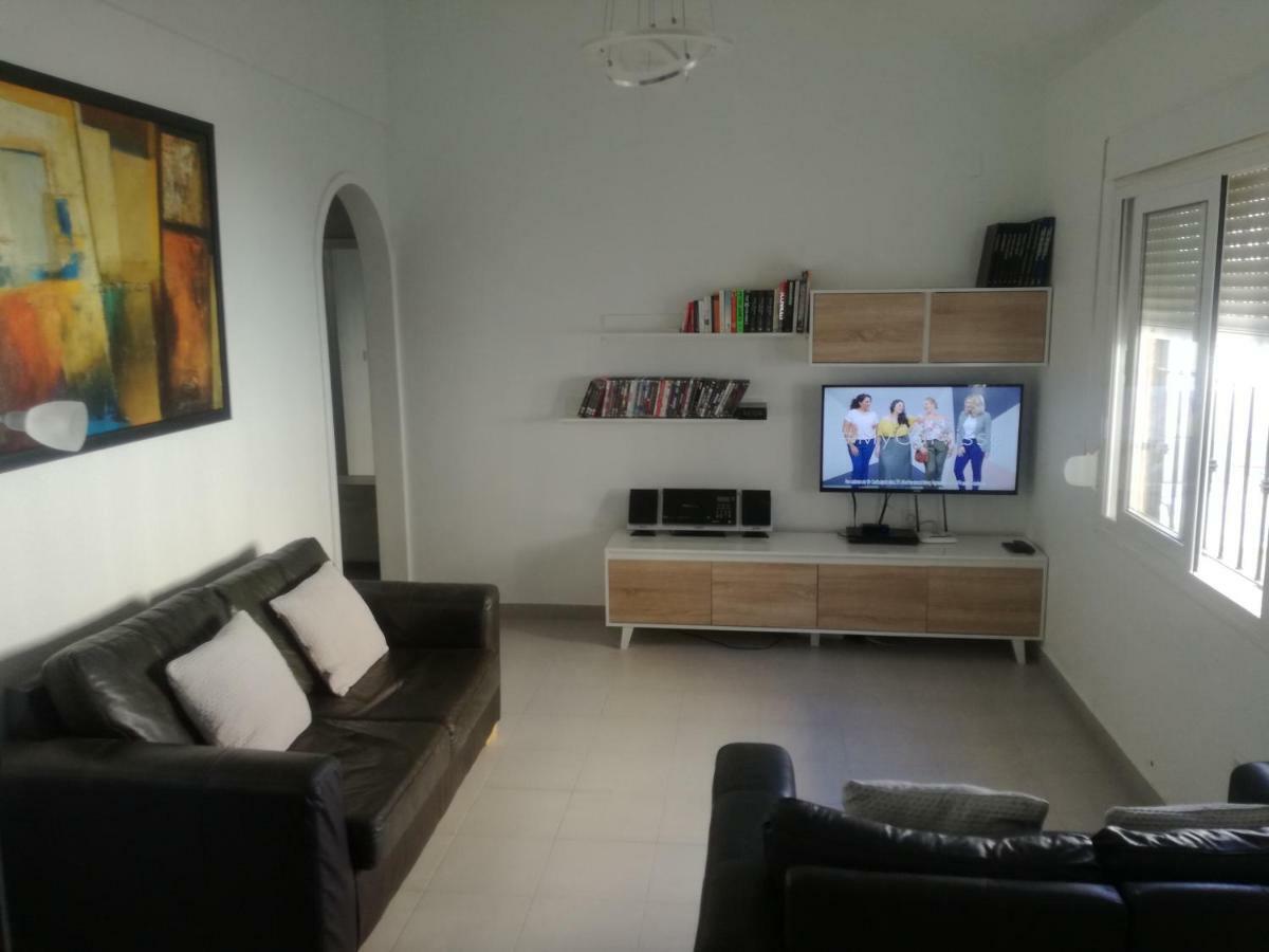 2 Bedroom Newly Renovated Bungalow Close To Bars & Restaurants ลอสอัลกาซาเรส ภายนอก รูปภาพ