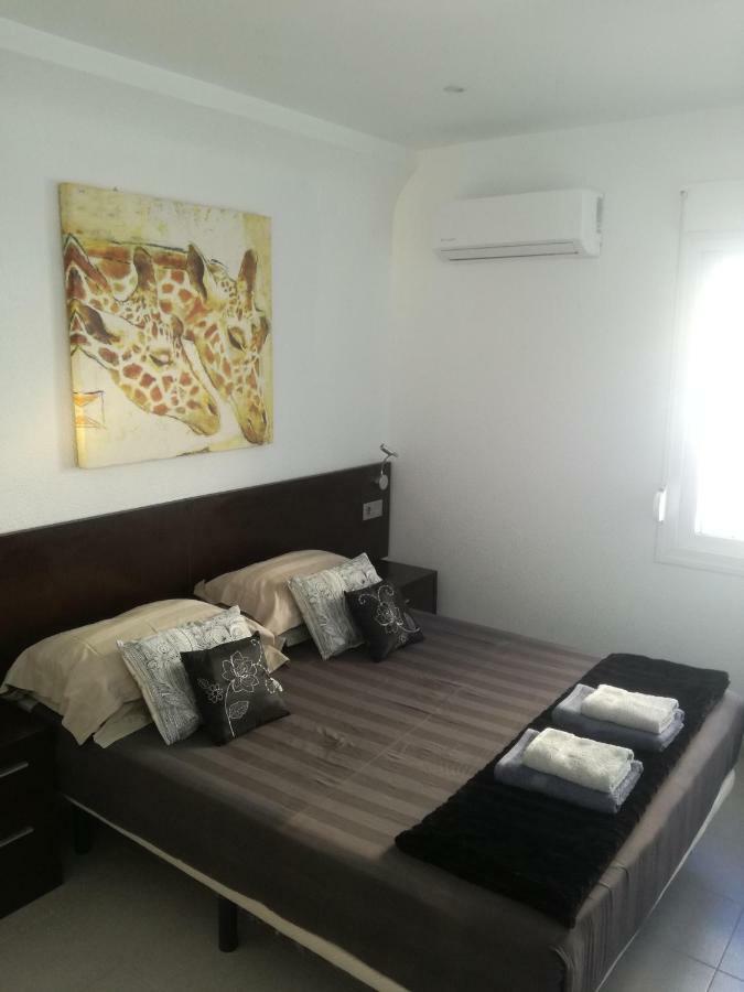 2 Bedroom Newly Renovated Bungalow Close To Bars & Restaurants ลอสอัลกาซาเรส ภายนอก รูปภาพ